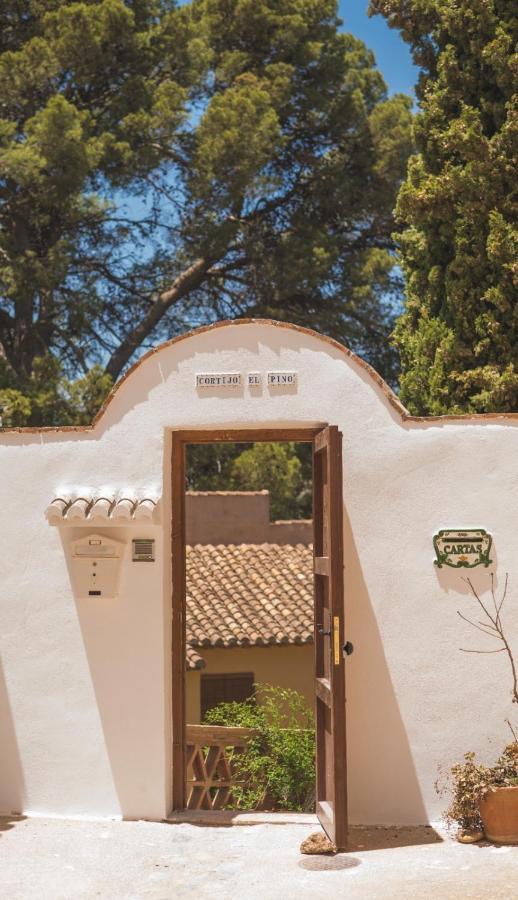 Cortijo El Pino Retreat Panzió Albuñuelas Kültér fotó